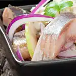 Ik kook haring in 10 minuten in pekel: het smaakt